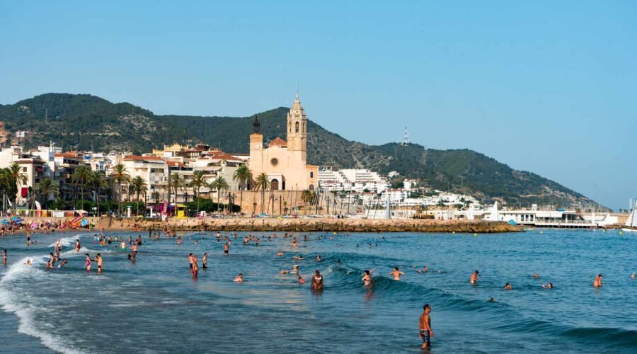 Com és viure a Sitges tot l'any? Una guia per als futurs residents