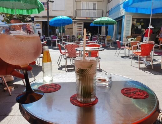 Parrot Pub & Terrace